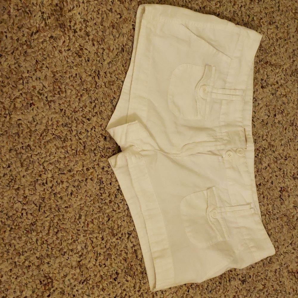 Cute white shorts